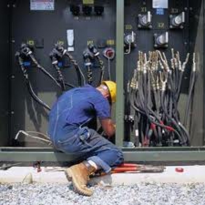 electrician utilitati electrica instalator