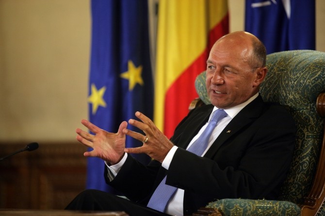Basescu ataca ziaristii