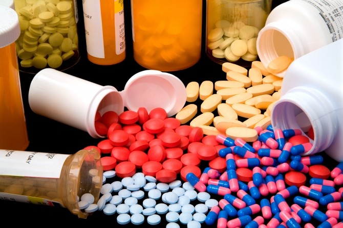 pastile-medicamente-farmacisme-shutterstock