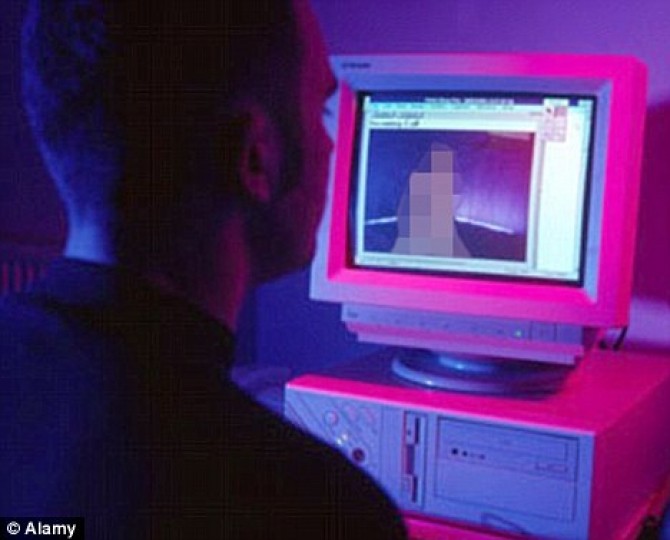 Man-watching-porn-on-computer
