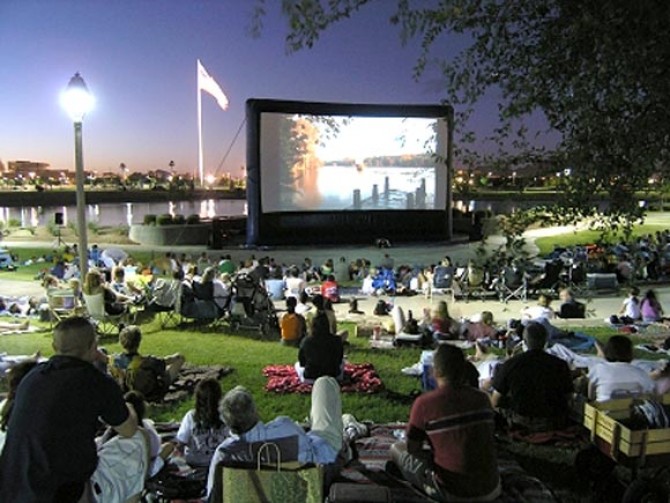 "Cinema în aer liber" în parcul IOR din Bucureşti