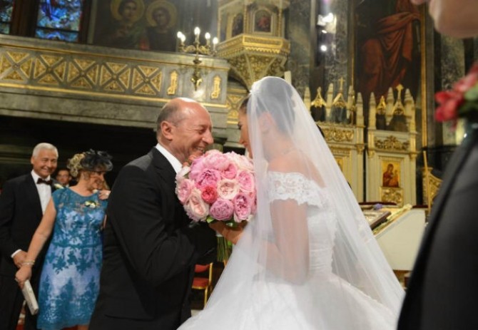 Nuntă Elena Băsescu