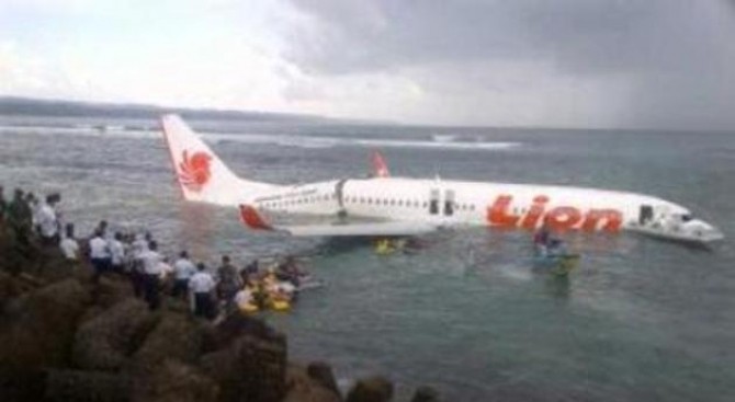 Avion prăbușit Indonezia