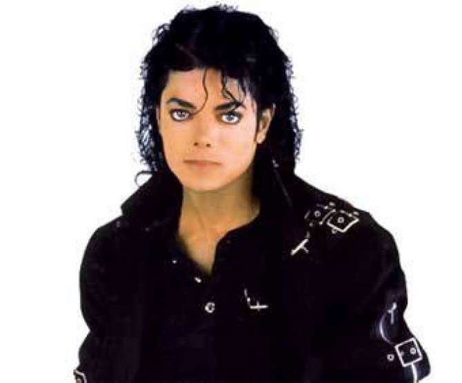 Michael Jackson ar fi plătit 35 milioane de dolari pentru a cumpăra tăcerea unor copii pe care i-a abuzat