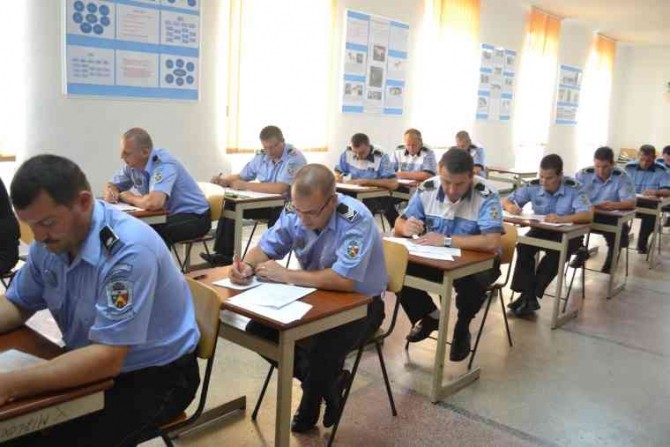Examen poliție ziare.com