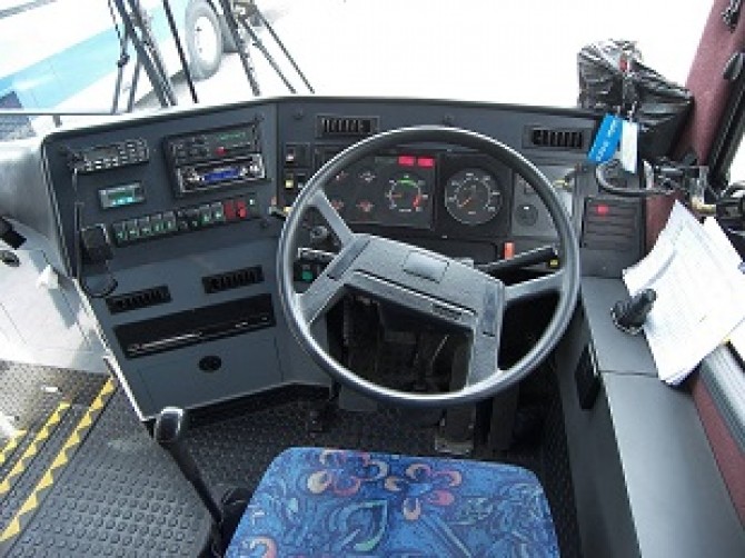 bus-driver-wheel