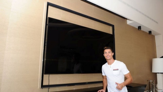 Cristiano-Ronaldo-nueva-television_MDSIMA20131002_0030_8