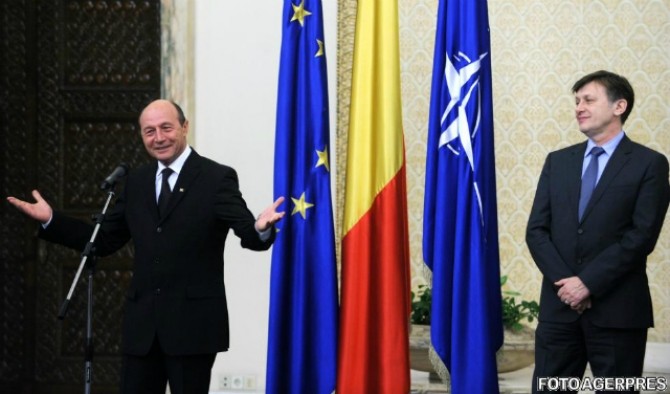Basescu Antonescu.jpeg