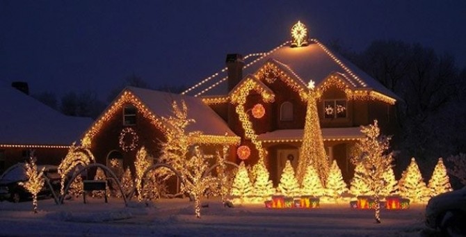 Topul Celor Mai Frumoase Case Decorate De Crăciun Video Dcnews