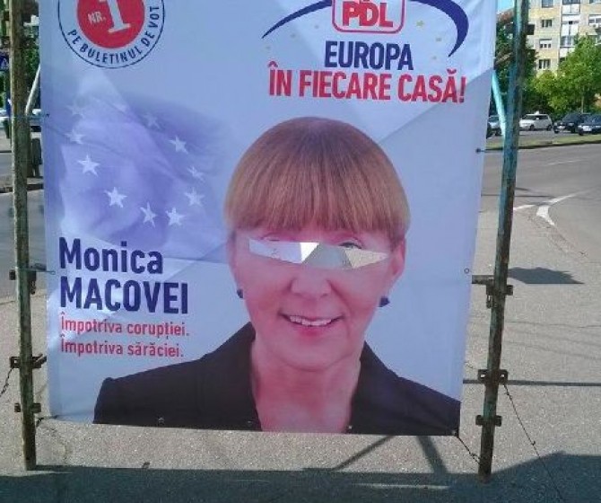Afiș europarlamentare 2014 Monica Macovei, PDL. Foto: evz.ro