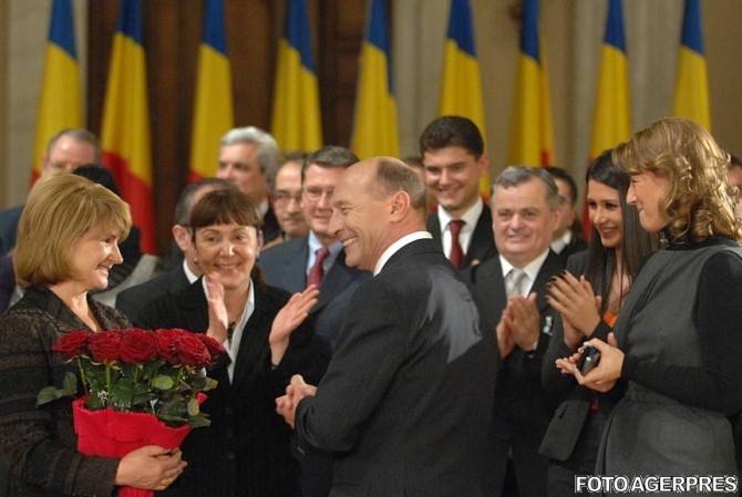Elena Băsescu s-a săturat de Monica Macovei