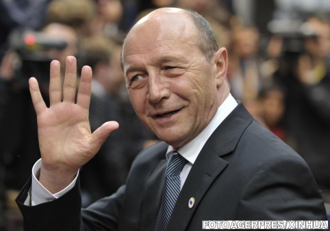 Traian Băsescu, decorare jurnalist norvegian