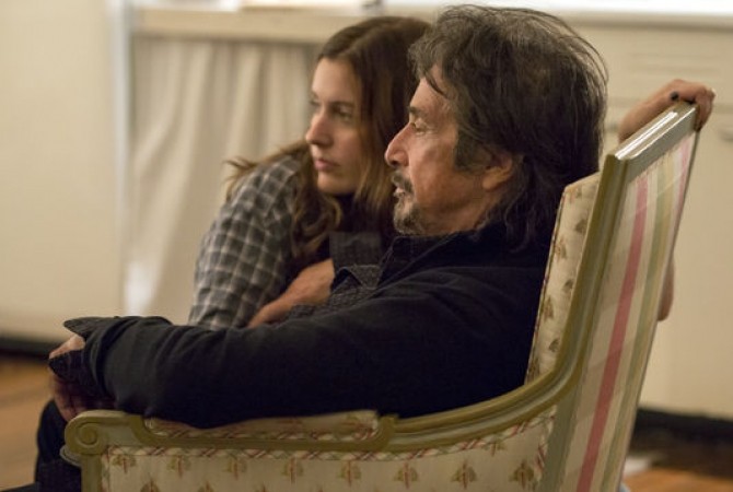 Al Pacino si Greta Gerwig în The Humbling
