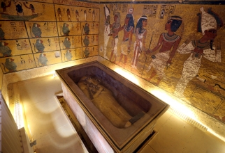 O parte a comorii din mormântul lui Tutankhamon a fost furată