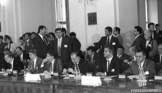 Participarea delegației române la semnarea actului oficial de dizolvare a Tratatului de la Varșovia. 