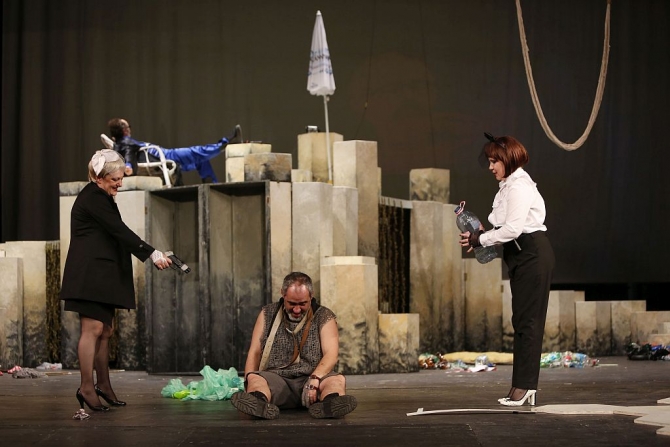 Orphan powder planter Premieră cu “Furtuna” de William Shakespeare la Teatrul Naţional Iaşi |  DCNews
