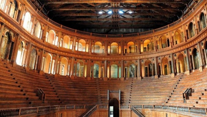 Teatrul Farnese din Parma care va găzdui producţia lui Graham Vick
