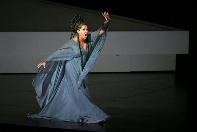 Soprana Anna Netrekko în Aida