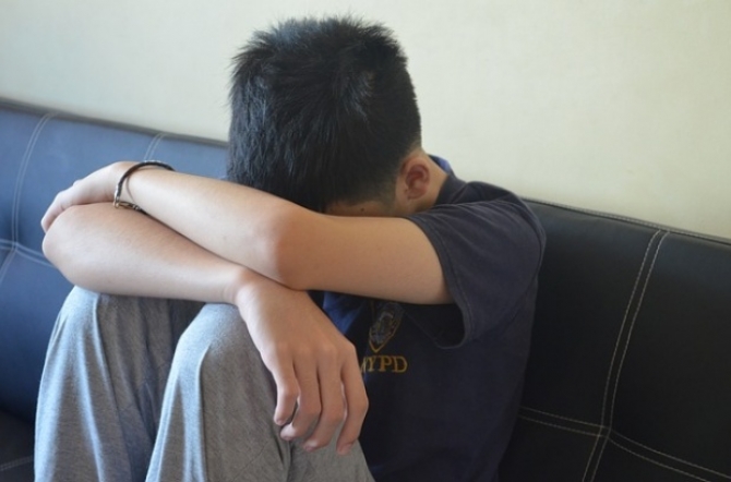 Copil din Braşov, înfometat de tatăl său