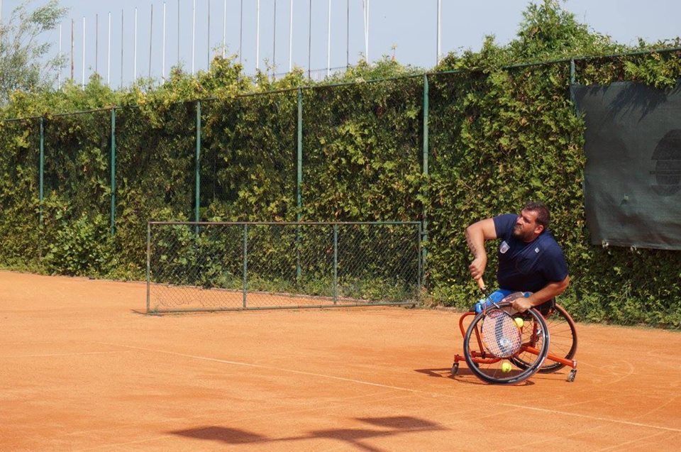 ornament Cereal Grit Tenis în scaun rulant. Ionuţ Filişan, povestea unui campion al României |  DCNews