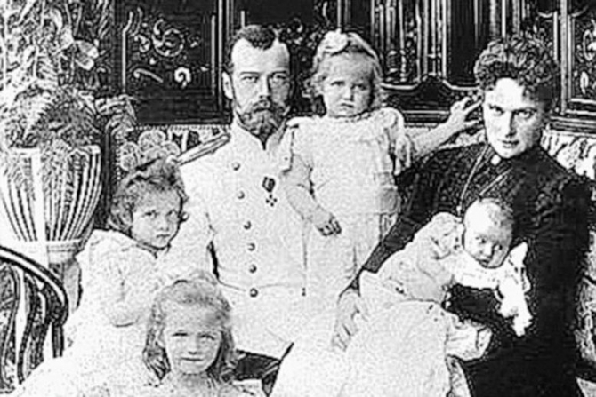Țarul Nicolae al II-lea și familia sa. foto: prensalibre.com
