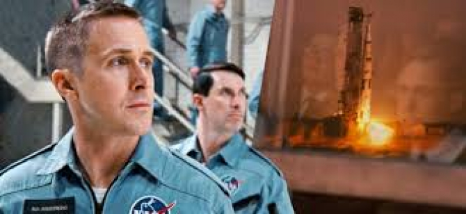 Ryan Gosling în rolul lui Neil Armstrong