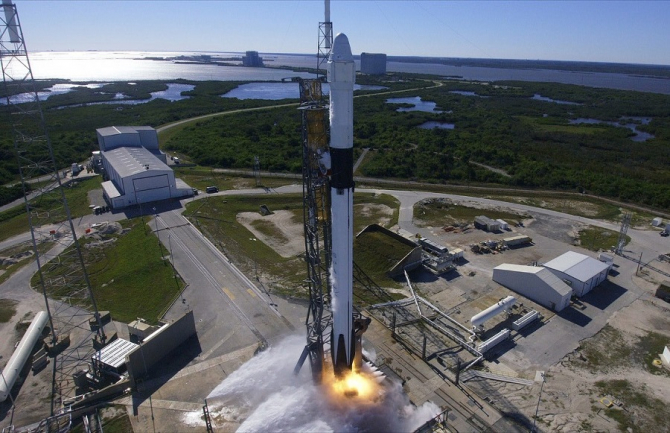 Imagine cu rol ilustrativ / Capsulă Dragon, lansată de SpaceX. foto: NASA