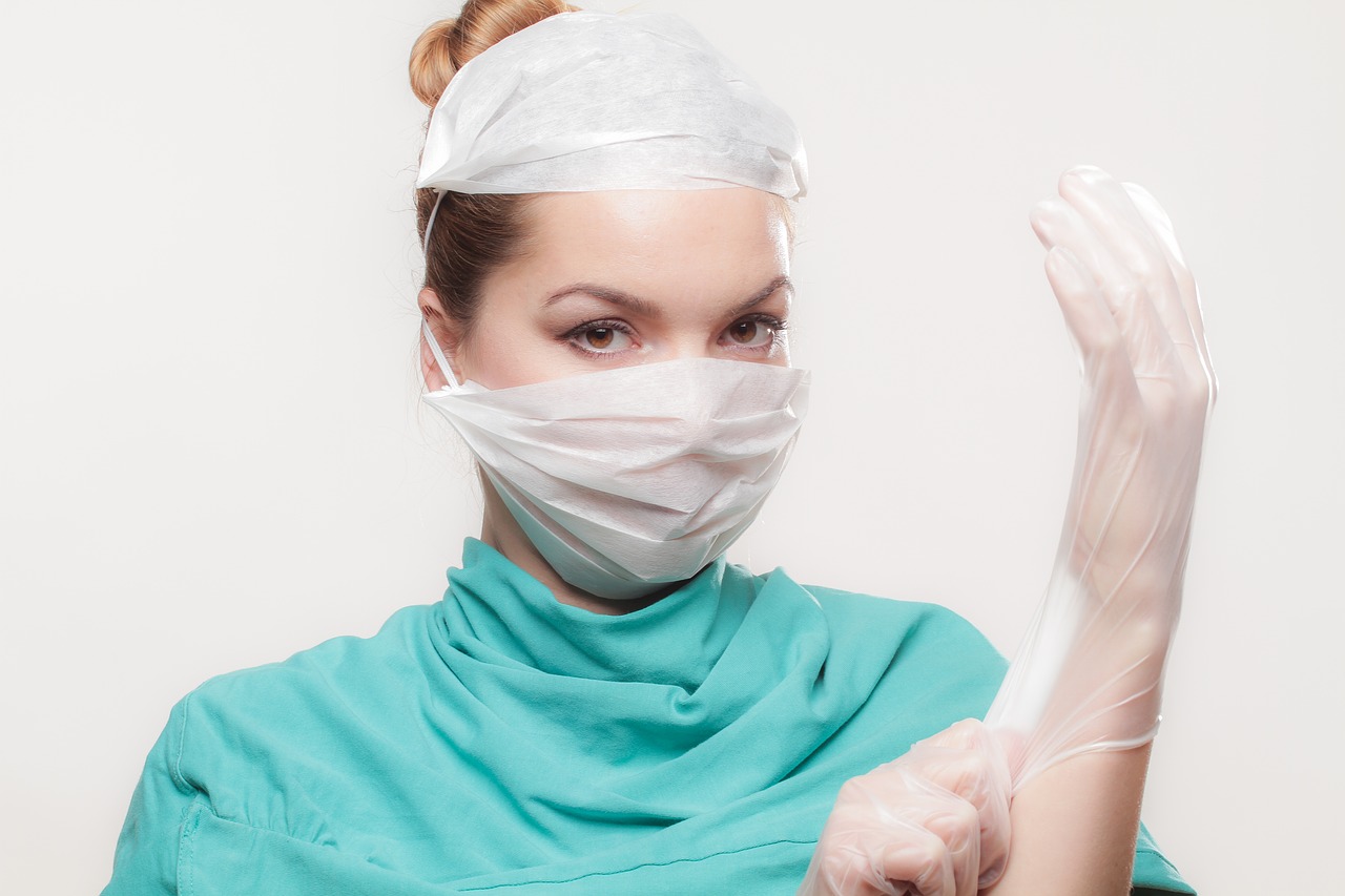Epidemie gripă. se poartă corect masca. Sfatul medicului | DCNews