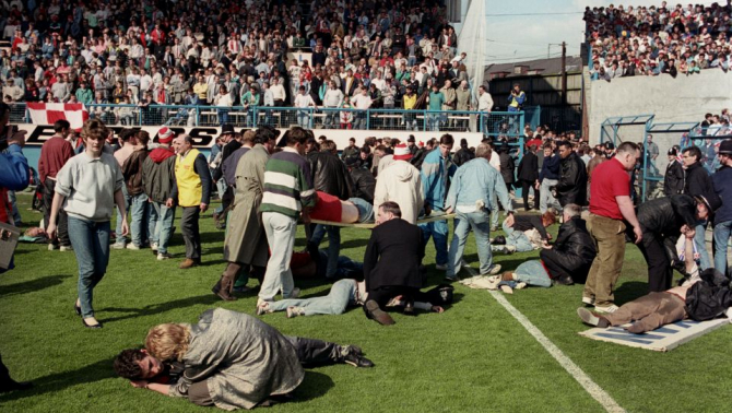 În busculada creată prin afluxul mare de suporteri de pe stadionul Hillsborough a dus la decesul a 95 de persoane