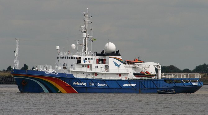 Vasul ”Esperanza” al Greenpeace a fost cumpărat de la Marina Rusă