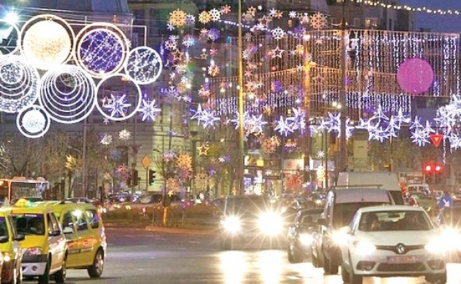 Municipalitățile au cheltuit sume importante pentru iluminatul festiv