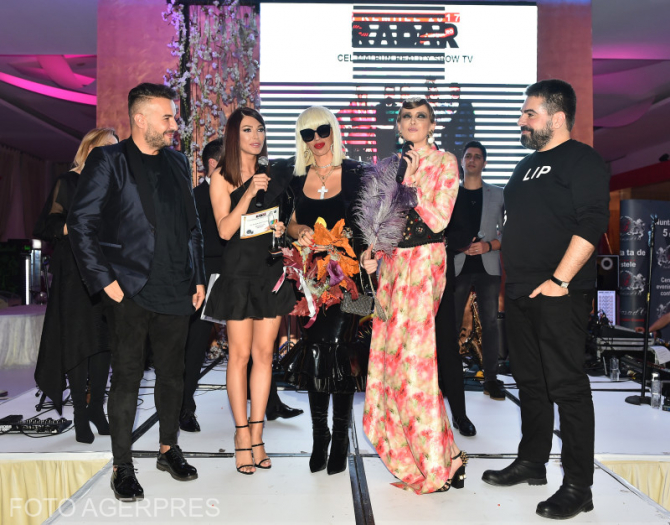 Razvan Ciobanu, Ilinca Vandici, Raluca Badulescu, Iulia Albu si Maurice Munteanu participa la gala Premiilor Radar de Media 2017