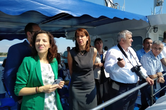 Roxana Mînzatu, ministrul Fondurilor Europene, alături de Daniela Șerban, directorul general al Companiei Naţionale Administraţia Porturilor Maritime Constanţa SA 