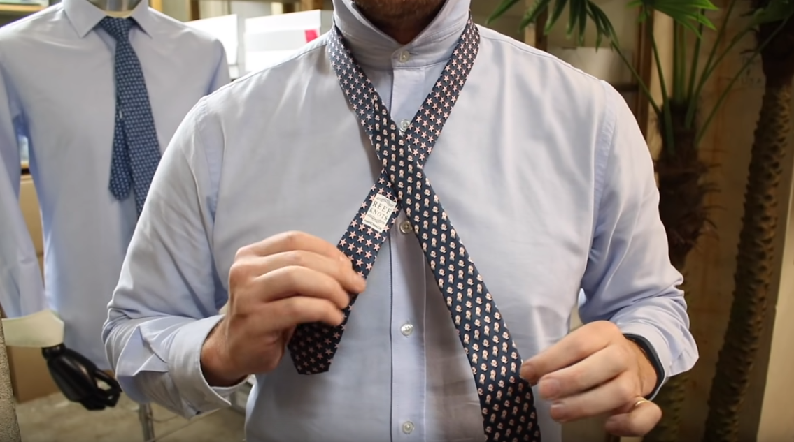 Slink Contract Traffic jam Cum se face nodul la cravată. Rapid și ușor - VIDEO | DCNews