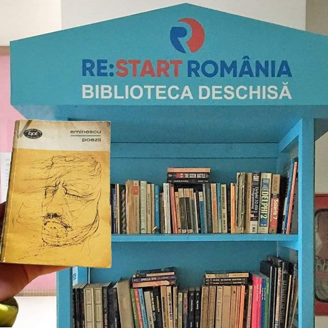 RE:START ROMÂNIA – BIBLIOTECA DESCHISĂ sunt mini-biblioteci urbane, unde oamenii pot aduce cărți și lua la schimb altele