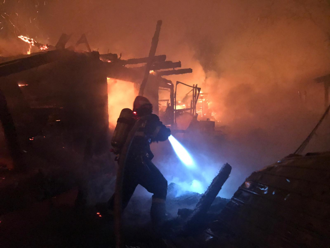 Foto cu carcater ilustrativ. Descriere: Incendiu violent. Sursa Foto: ISU Bistrița-Năsăud