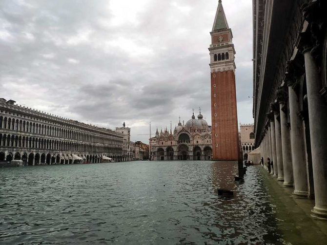 Inundații Veneția. foto: @LuigiBrugnaro - Twitter