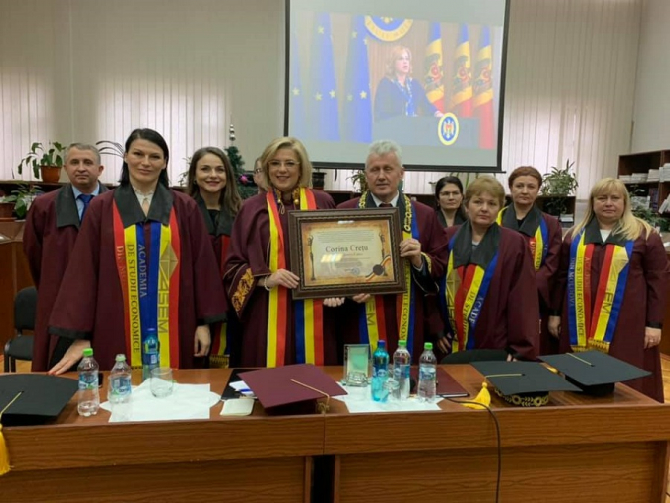 Corina Crețu a primit titlul de Doctor Honoris Causa al Academiei de Studii Economice de la Chișinău. foto: Corina Crețu - FB
