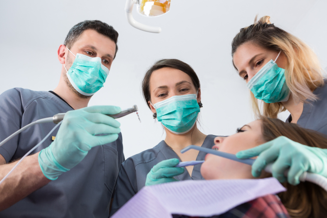 Romanian dentists, among the best ranked, on the international market Photo: „Romanian Medical Tourism Guide”