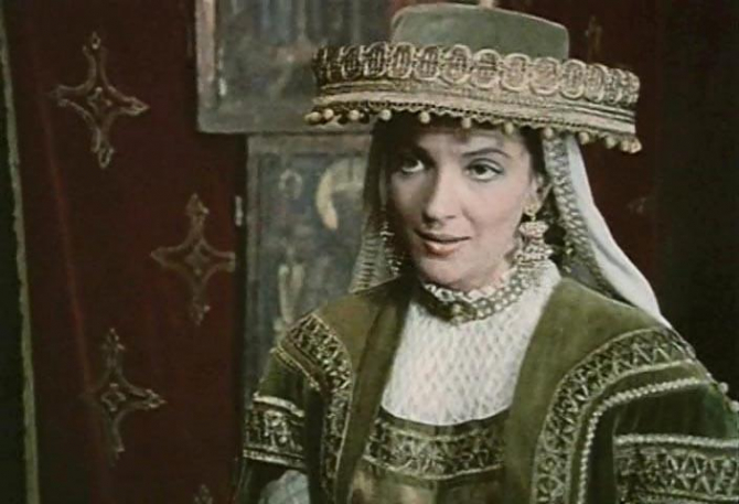 Olga Bucătaru în  rolul Doamnei Stanca din "Buzduganul cu trei peceți"