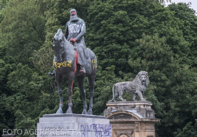 Statuia lui Leopold al II-lea din Bruxelles - vandalizată. Foto: Agerpres