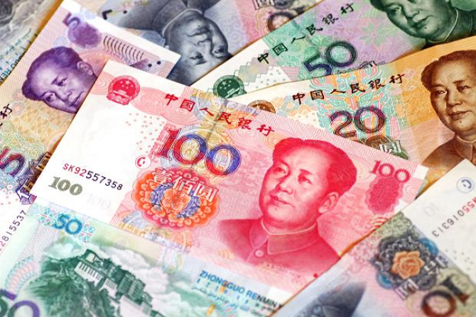 Un oraş din China îi va premia cu 10.000 de yuani pe cei testaţi pozitiv la COVID-19