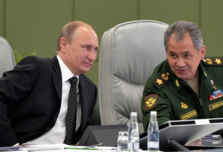Vladimir Putin, președintele Rusiei și Serghei Șoigu, ministrul Apărării de la Moscova