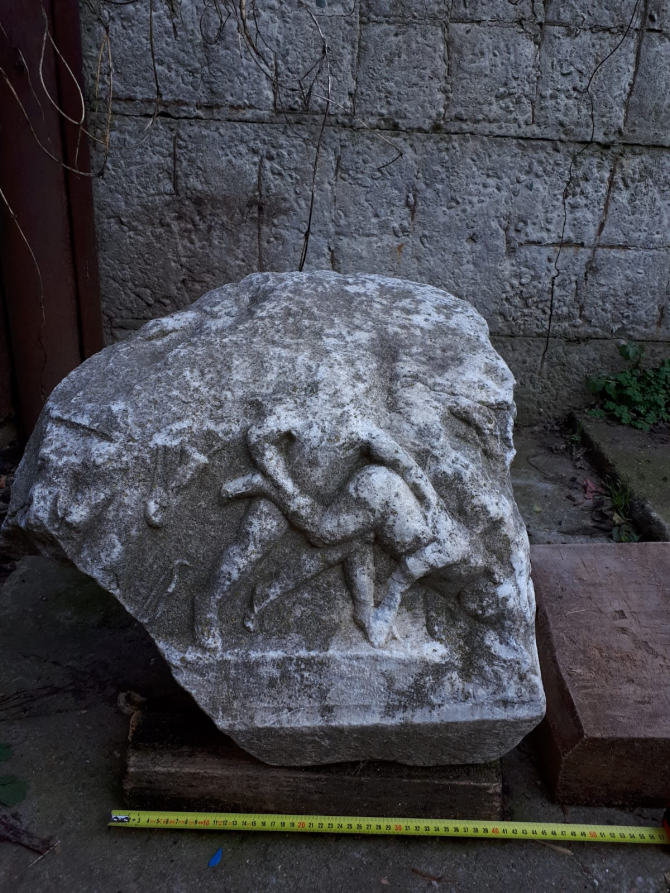 Acest artefact antic a fost confiscat de către polițiștii din Constanța. Foto: IPJ Constanța