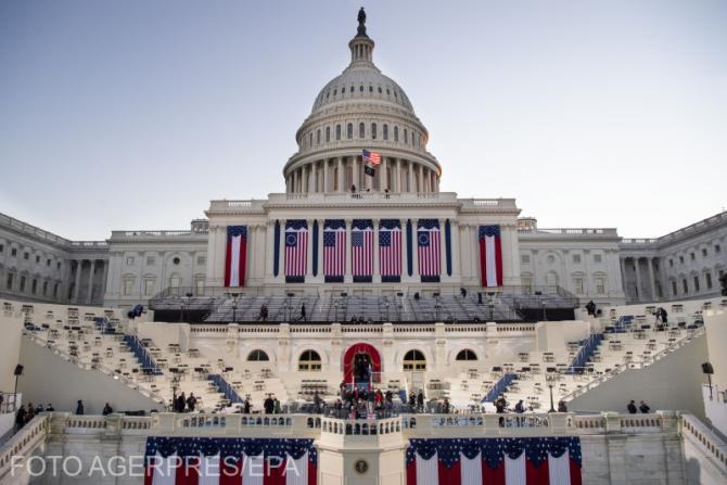 În fața Capitolului există diferite tipuri de steaguri americane. Care sunt semnificațiile?