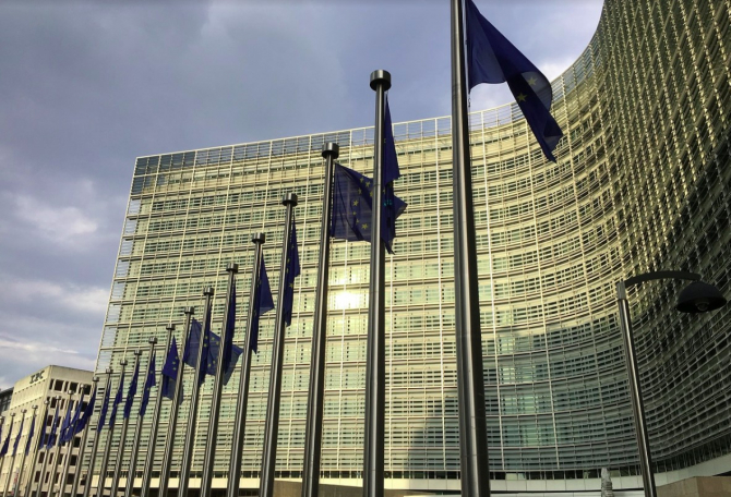 Comisia Europeană respinge Minority SafePack