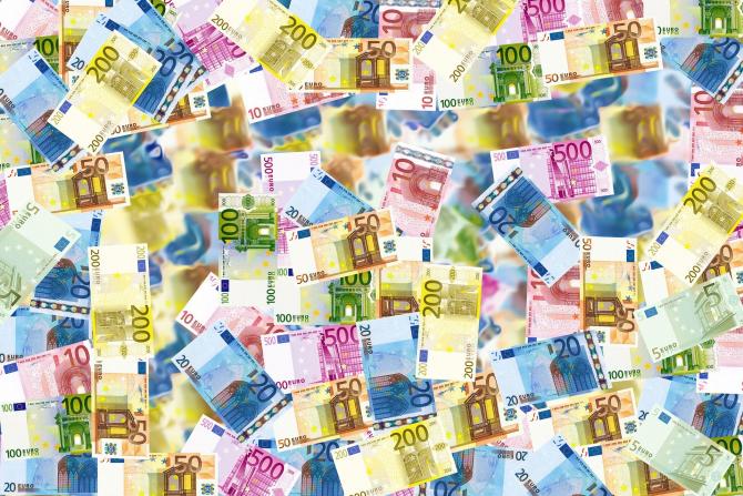Hoţ român, furt de mii de euro din Germania. Totul cu un aspirator. Sursa: Pixabay