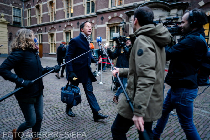 Guvernul Olandei a demisionat după scandalul alocaţiilor