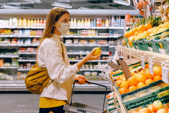 Carrefour România a iniţiat retragerea de la comercializarea a peste 12 tone de portocale cu reziduuri de pesticide peste limita admisă. Origine Egipt, dar cu etichetă de Grecia /Foto ilustrativ Pexels