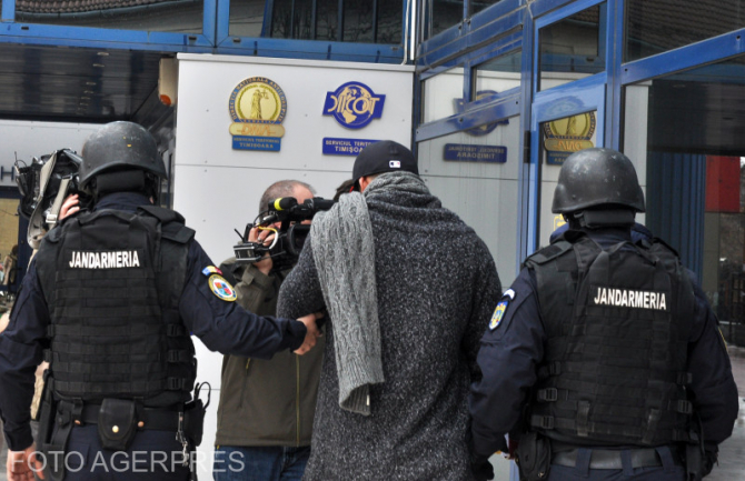 Două persoane au fost reținute la Iași pentru droguri de mare risc. 